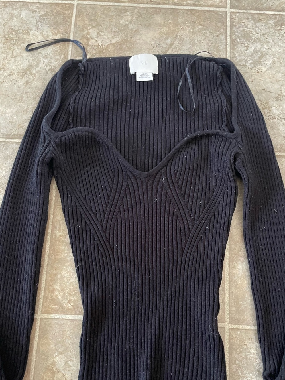 H&M sweetheart neckline top